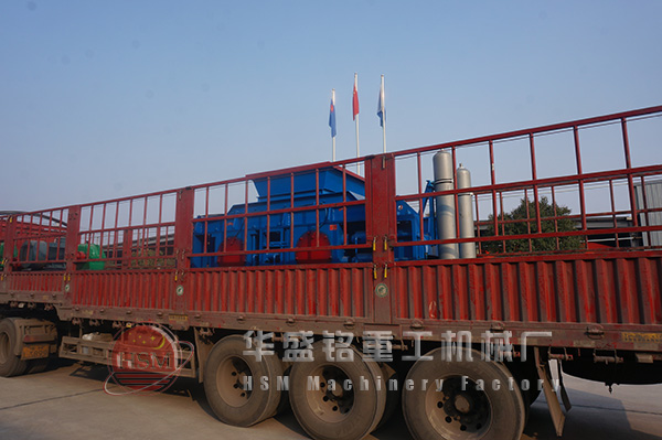 2PGY1212對輥破碎機裝車發往廣西